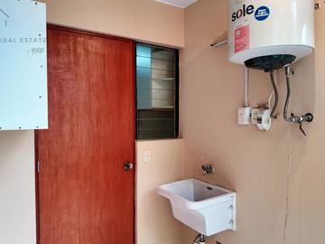 ¡Oportunidad en Surco! Amplio Departamento con 3 Habitaciones, Cochera y Seguridad 24/7 Cerca a Todo
