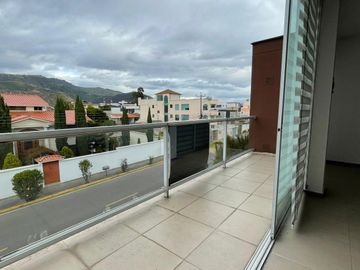 VENTA Departamento de 3 habitaciones, La Primavera II, Cumbayá