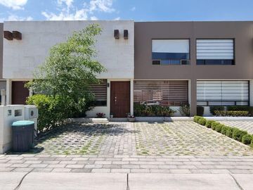 Casa en condominio en  Fracc. Lomas Virreyes, Calimaya Estado de Mexico.