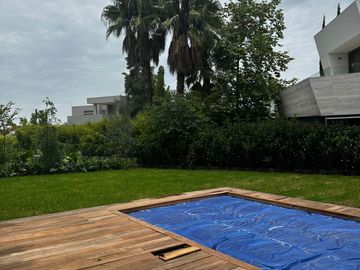 Venta de casa en Campanario