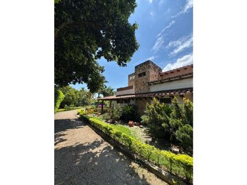 Finca campestre de lujo amoblada en venta Rozo Palmira Valle Colombia