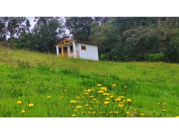 SE VENDE HERMOSO LOTE ESQUINERO EN LA VEREDA EL ALTO DEL AGUILA