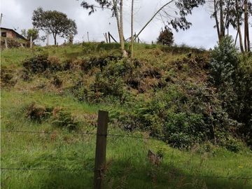 SE VENDE HERMOSO LOTE ESQUINERO EN LA VEREDA EL ALTO DEL AGUILA
