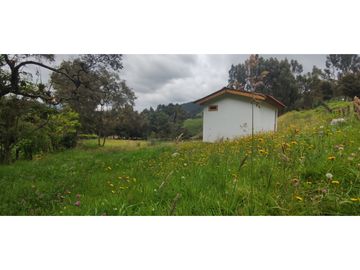 SE VENDE HERMOSO LOTE ESQUINERO EN LA VEREDA EL ALTO DEL AGUILA