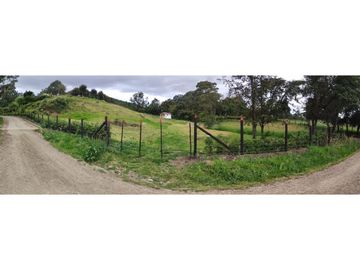 SE VENDE HERMOSO LOTE ESQUINERO EN LA VEREDA EL ALTO DEL AGUILA