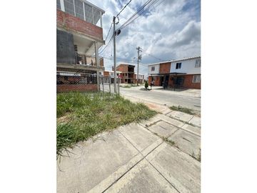 VENDO CASA EN CANDELARIA  A 15 MINUTOS DE CALI