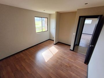 VIVABIEN PROPIEDADES VENDE CASA EN EL MEJOR ENTORNO DE LA LIGUA