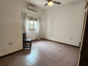 Casa PH en venta en Lanus Oeste