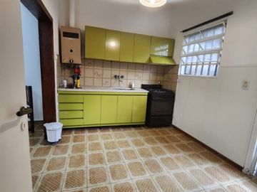 Casa PH en venta en Lanus Oeste