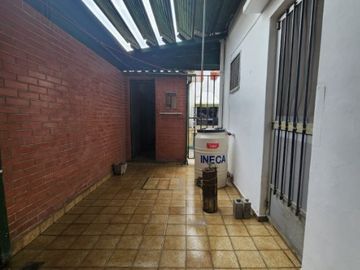 Casa PH en venta en Lanus Oeste
