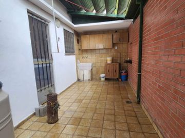 Casa PH en venta en Lanus Oeste