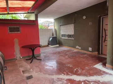 Venta PH 2 Ambientes con Patio y Cochera