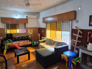 Venta PH 2 Ambientes con Patio y Cochera