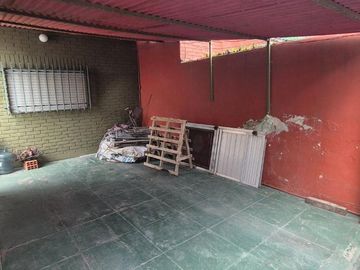 Venta PH 2 Ambientes con Patio y Cochera