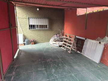 Venta PH 2 Ambientes con Patio y Cochera