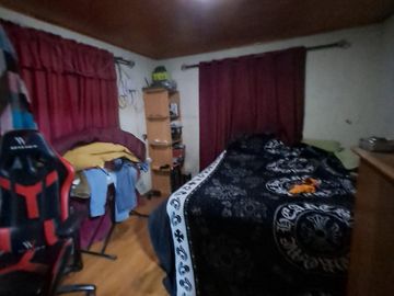 VENTA CASA 2 PISOS EN EL CORAZON COMERCIAL DE QUILICURA