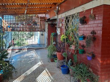 VENTA CASA 2 PISOS EN EL CORAZON COMERCIAL DE QUILICURA