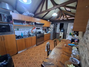 VENTA CASA 2 PISOS EN EL CORAZON COMERCIAL DE QUILICURA
