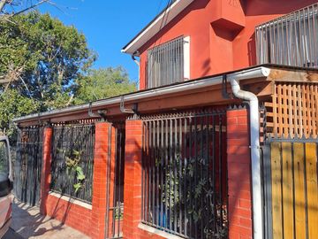 VENTA CASA 2 PISOS EN EL CORAZON COMERCIAL DE QUILICURA