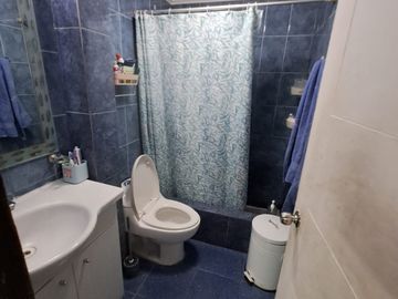 VENTA CASA 2 PISOS EN EL CORAZON COMERCIAL DE QUILICURA