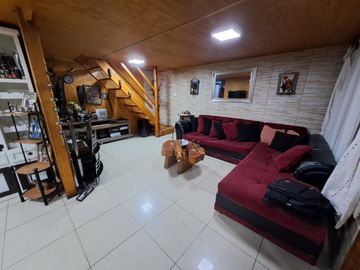VENTA CASA 2 PISOS EN EL CORAZON COMERCIAL DE QUILICURA