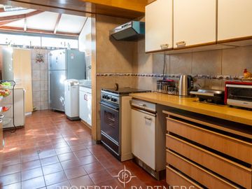 ¡Oportunidad única! Hermosa casa en venta en Lago Cochrane, La Florida.