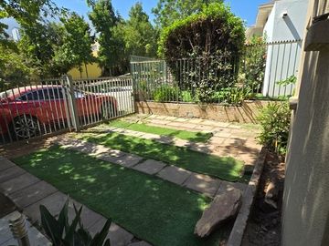 Casa en Venta en Camino de La Superiora, Alto Macul, La Florida