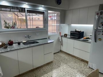 Casa en  Lomas de Zamora
