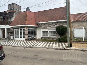 Casa en  Lomas de Zamora