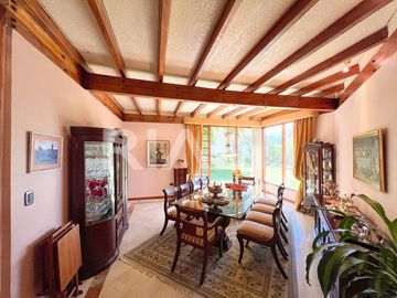 Hermosa casa de venta en Cumbayá vía Pillagua