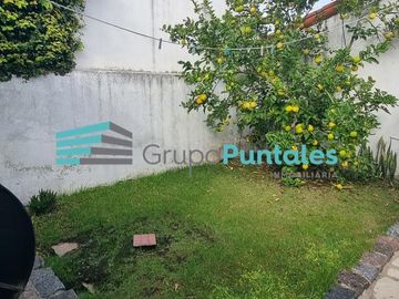Casa en Burzaco sobre calle Alsina, con 4 ambientes, apta crédito, con escritura