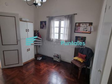 Casa en Burzaco sobre calle Alsina, con 4 ambientes, apta crédito, con escritura