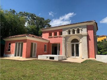 VENTA DE FINCA NUEVA EN VENECIA, SUROESTE ANTIOQUEÑO