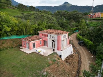 VENTA DE FINCA NUEVA EN VENECIA, SUROESTE ANTIOQUEÑO