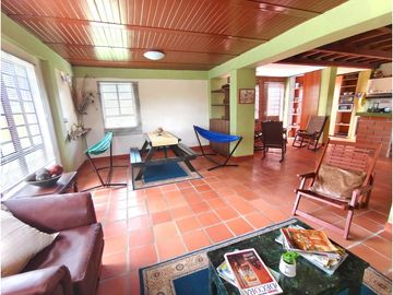 Venta de Finca en Marinilla, amoblada, rústica y con sabor a campo.
