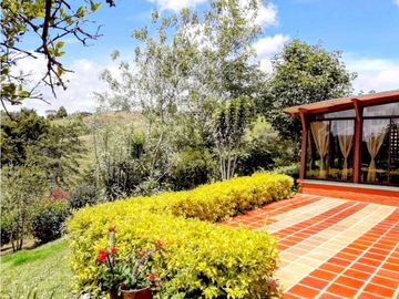 Venta de Finca en Marinilla, amoblada, rústica y con sabor a campo.