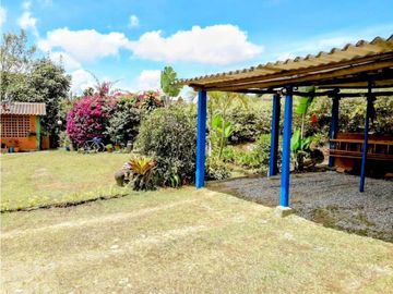 Venta de Finca en Marinilla, amoblada, rústica y con sabor a campo.