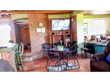 Venta de Finca en Marinilla, amoblada, rústica y con sabor a campo.