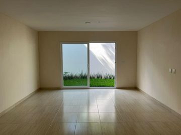 RINCON DEL CONCHAL, Casa en VENTA con recamara en planta baja, jardin, en conjunto y seguridad