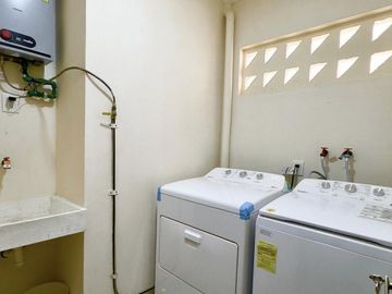 RINCON DEL CONCHAL, Casa en VENTA con recamara en planta baja, jardin, en conjunto y seguridad