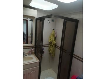 SE VENDE HERMOSA CASA BARRIO ALGARRA 3