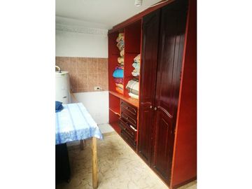 SE VENDE HERMOSA CASA BARRIO ALGARRA 3