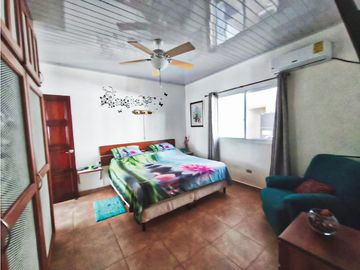 Venta de Casas con piscina en Aguadulce