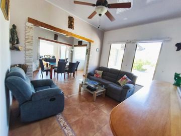 Venta de Casas con piscina en Aguadulce