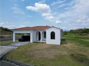 Venta de Terreno de 903 mts con Casa en San Carlos/ Hacienda Pacifica
