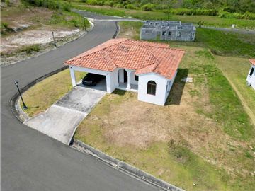 Venta de Terreno de 903 mts con Casa en San Carlos/ Hacienda Pacifica