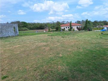 Venta de Terreno de 903 mts con Casa en San Carlos/ Hacienda Pacifica