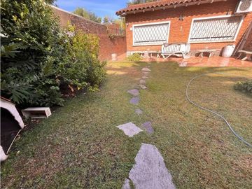 Casa 6 Ambientes, Castelar Sur APTA CREDITO
