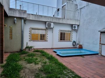 Casa  4 Ambientes Castelar Norte