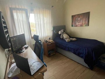 FINA PATAGONIA. Casa en venta c/ cochera en San Martin de los Andes
